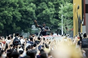 勒布朗·詹姆斯与中国的20年——跨越时光的传奇之旅