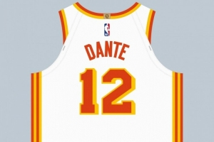 老鹰球员当特新赛季身披12号战袍 休斯坦则穿33号球衣