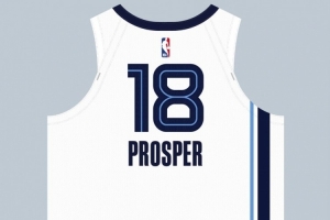 普罗斯珀在灰熊将身穿18号球衣 上一任主人是托桑-厄沃马