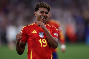 亚马尔国家队首秀以来已9助攻，同期欧洲国脚追平B费&仅次姆巴佩