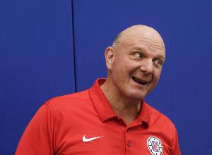 鲍尔默：为自己没发现被骗而感到尴尬 其他聪明的投资者也没发现