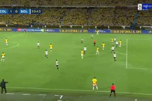 也在告别？34岁的J罗独自坐在球场中央，哥伦比亚结束世预赛主场