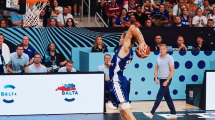 场均一个十佳球？芬兰小马尔卡宁再献反弓炸裂轰筐 尽显暴力美学