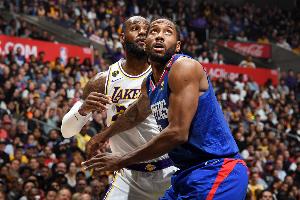 名嘴谈快船阴阳合同一事：现在是同城死敌湖人最高兴的时候