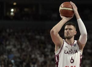 打光最后一颗子弹！波津22中10空砍全场最高34分19板 末节5犯离场