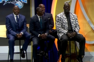 霍华德的名人堂引荐人分别为：奥尼尔、尤因、威尔金斯、帕里什