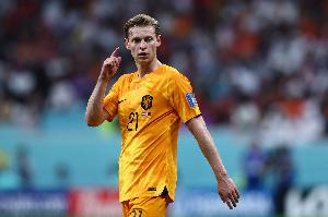 科曼：德容的恢复不足以应付明天比赛，问题不严重但上场风险太大