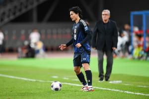 南野拓实：我们有机会但很遗憾没能进球 希望能够提高射门质量