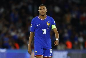 队报：姆巴佩去年曾质疑自己是否应该继续担任法国队长