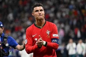 右脚最强！在C罗的140个国家队进球中，右脚进球占80个