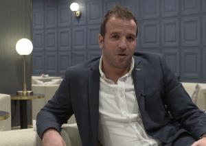 范德法特：荷兰几乎每个球员都表现很糟糕，最终五后卫保住了胜利