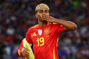 单场成功过人7+！18岁亚马尔是本届世界杯预选赛欧洲区首人