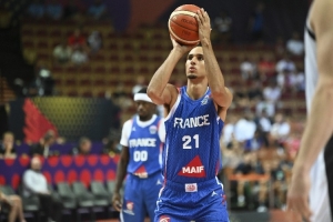 媒体人：大家都觉得法国不行但没想到败给格鲁吉亚 首发三分太差