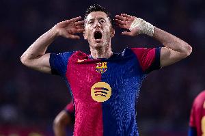 每体：莱万力争回到巴萨的主力位置，弗里克乐见他与费兰竞争