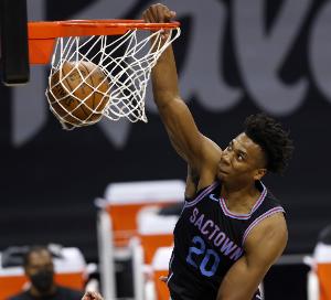 媒体人：怀特塞德昨晚抵达日本 会代表上海男篮出战两场热身赛