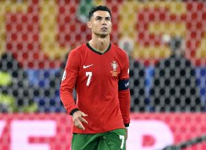 TA：美国希望明年3月与葡萄牙进行友谊赛，C罗预计12年后再到美国