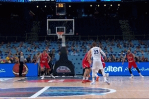 一黑到底？芬兰首节28-15领先格鲁吉亚13分 扬图宁命中压哨三分