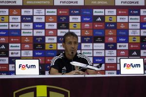 委内瑞拉主帅：我要向民众道歉，我们努力追逐梦想但未能如愿