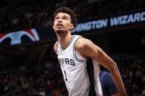 问题不大吧？蒂格：如果文班能保持健康 那他下赛季会进最佳阵容