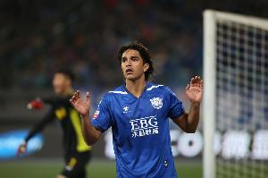 38岁中超旧将想复出踢跨洲附加赛，玻利维亚主帅婉拒：一年没踢球