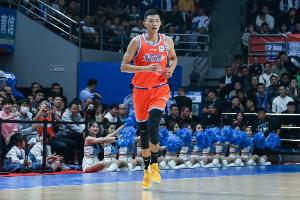 夏联东营站山东88比69击败山西 陈林坚得到16分2篮板3助攻