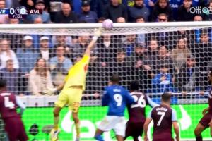 大马丁万夫莫开！格拉利什传中基恩头槌，马丁内斯极致伸展扑救