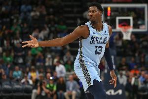 真挚的祝福！祝灰熊全明星内线小贾伦-杰克逊26岁生日快乐