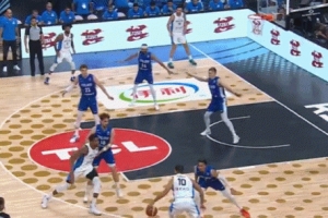 回应申京！雄鹿官推晒字母哥妙传：扬尼斯是一个很棒的传球手