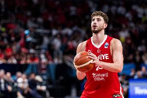 申京错失绝平三分！阿塔曼：比赛已结束 不想对球员决定进行评论