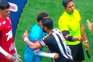 巴西现役前2射手！33岁内马尔开场扭脚出战81分钟 39岁胡尔克打满