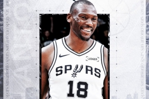 一年无保障合同！马刺官方：球队正式签回中锋比永博