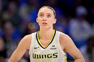 佩奇获年度最佳新秀！保罗-加索尔祝贺：恭喜 这是你应得的