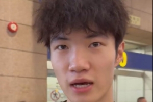 偰李永炜：感谢卢伟指导给了我很多上场机会 攻防都有提升