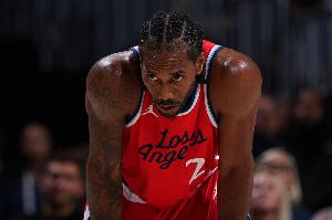 美记：快船球员们都很喜欢并钦佩小卡 他的努力专注自律广受称赞