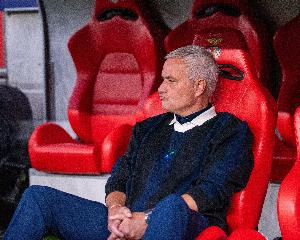 意天空：穆里尼奥北京时间凌晨0点前与本菲卡签约至2027年