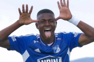 巴媒：哥伦比亚天才前锋是内马尔迷弟，为致敬偶像改球衣印字