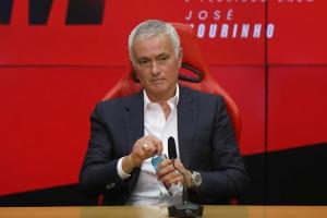 葡媒：本菲卡和穆帅可选择赛季结束解约，穆帅想离开也要付赔偿金