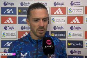 格拉利什质疑裁判：快发任意球染黄闻所未闻，利物浦球迷施压就吹