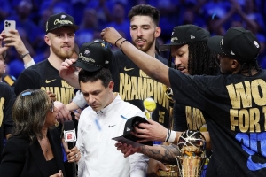 霍姆格伦：被选中和夺冠后我都没有哭 当我受伤时我会哭