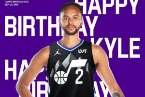 看着不太习惯！爵士官推晒李凯尔穿2号球衣图片祝他32岁生日快乐