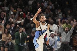 夸梅：吹杨的数据确实亮眼 但我宁愿选择费舍尔 他总能为队友补位