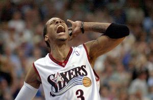 查尔莫斯：艾弗森是一个双能卫 即使在季后赛里他也不打控卫