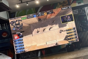 养伤！内马尔观看CS2比赛，为巴西战队黑豹加油