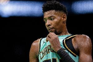 才23岁！李：布兰登-米勒主动承担领袖责任 亲自辅导尼克-史密斯