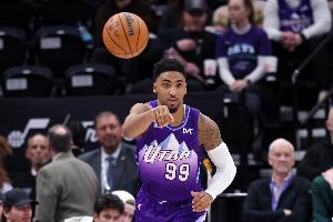 官方：爵士裁掉小马丁 他新赛季800万美元的合同全额非保障