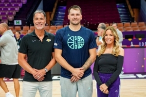 珍妮：东契奇完美诠释了湖人篮球 就像奥运会上的科比&詹姆斯