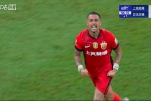 莱昂纳多读秒绝杀梅开二度，海港3-2领先三镇！