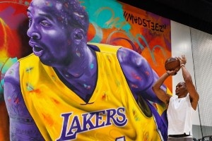 未来在哪儿？威少近期训练照曝光 身旁科比与乔丹的背景墙瞩目