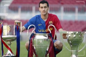 巴萨晒集锦致敬自宣本赛季结束后退役的布斯克茨：永远的红蓝魂！