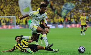 拿钱办事！29岁科曼转会胜利降维打击4轮2球4助，现年薪2041万欧